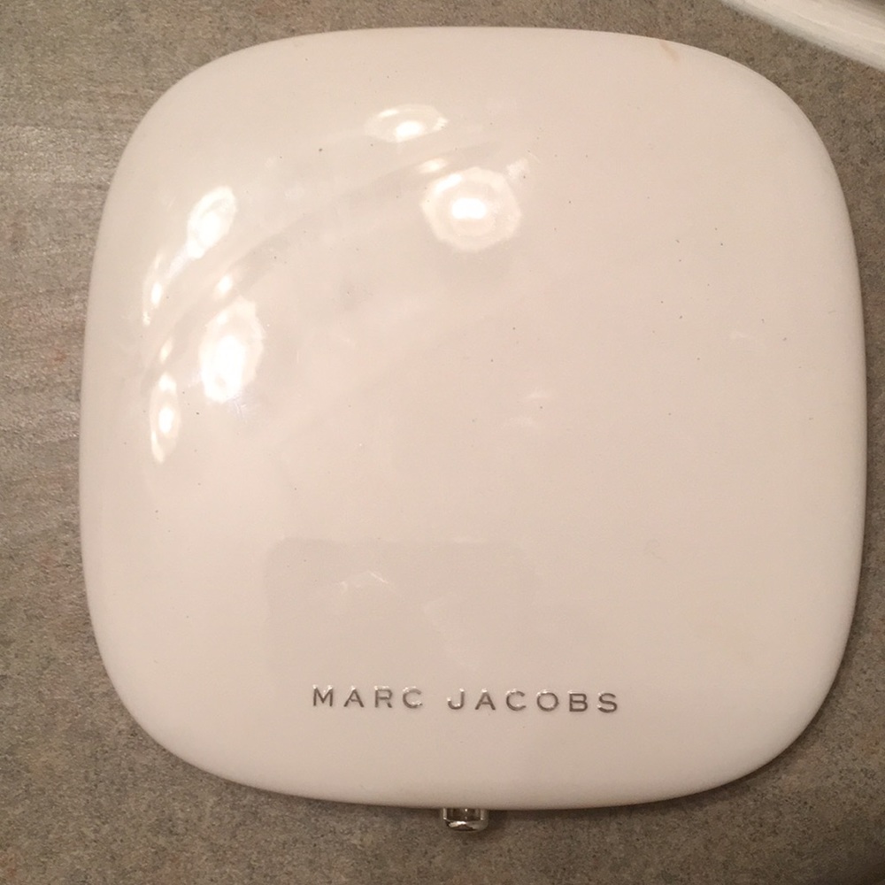Marc Jacobs tan - tastic rare white packaging